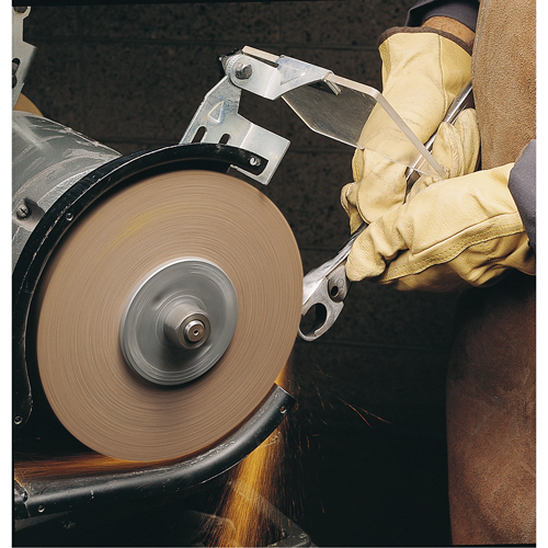 Meules d'abrasion & de polissage Scotch-brite, 6" dia. x 1" la, Arbre 1", Oxyde d'aluminium Pathway Supply LP