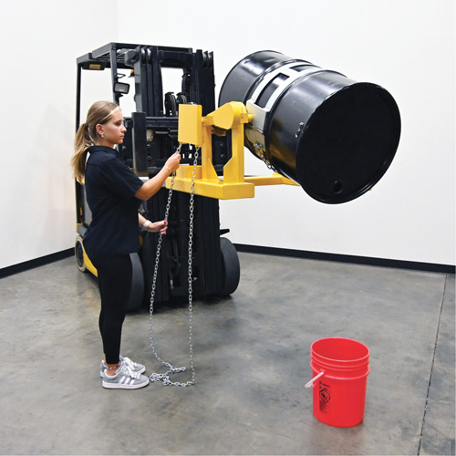 Porte-baril pour chariot &agrave; fourche, Pour 55 gal. US (45,8 gal imp&eacute;rial) Pathway Supply LP