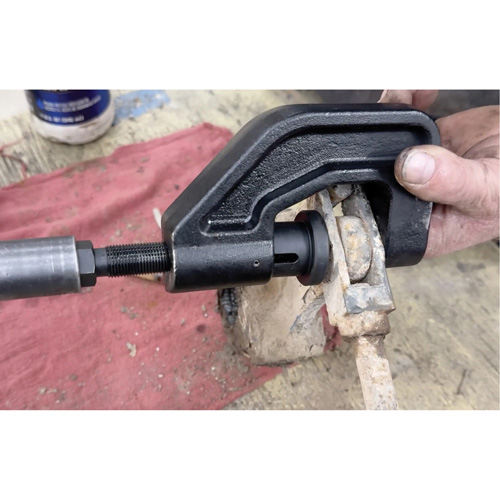 Presse-axe de chape de frein pour camions de classes 6 &agrave; 8 Pathway Supply LP