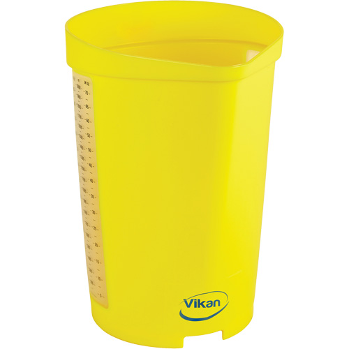 Cruche gradu&eacute;e, Plastique, Jaune, 65 oz Pathway Supply LP