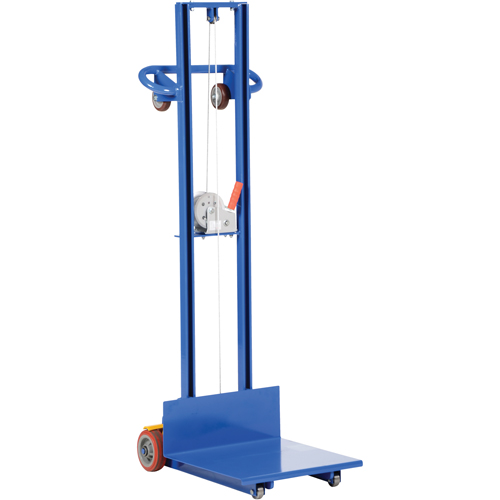 Empileur &agrave; plateforme, M&eacute;canisme Treuil manuel, Capacit&eacute; de 400 lb, Levage max de 58" Pathway Supply LP