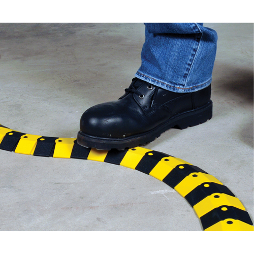 Syst&egrave;me de protection de c&acirc;bles Ultra-Sidewinder - petit , 39,5" x 3" x 0,75", 32000 lb (16 tonnes) Pathway Supply LP