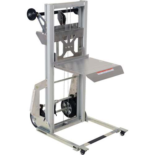 Appareil de levage portatif en aluminium, M&eacute;canisme Pompe au pied, Capacit&eacute; de 200 lb, Levage max de 61" Pathway Supply LP