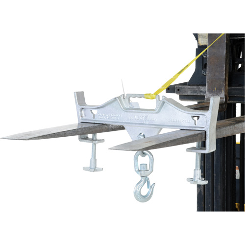 Crochet de levage &agrave; pivot double, Ouverture des fourches 7-1/4" x  2-1/2" Pathway Supply LP