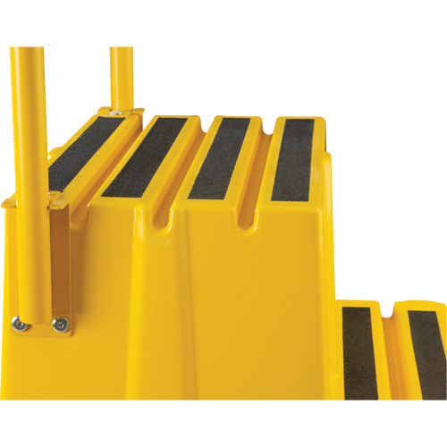 Escabeau industriel, 4 marches, 44" x 22-1/4" x Hauteur 65-1/8" Pathway Supply LP