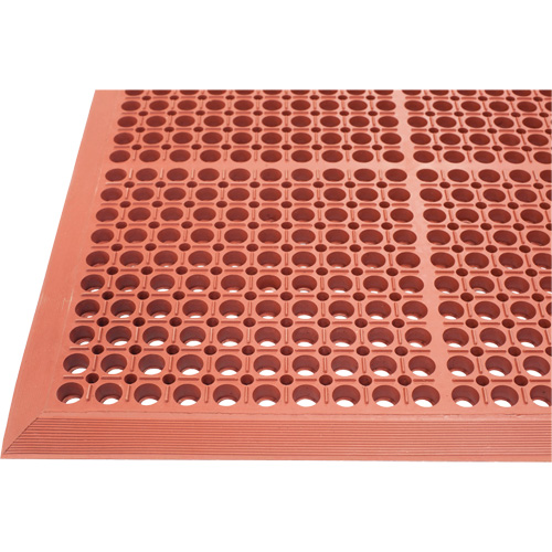 Competitor Series Mats, Slotted, 3' x 5' x 7/8", Orange, Natural Rubber Pathway Supply LP