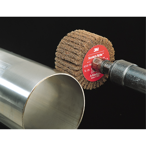 Brosses &agrave; lamelles Scotch-Brite, 2" dia. x 1" la, Arbre 1/4", Oxyde d'aluminium Pathway Supply LP