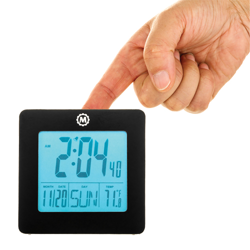 Horloge de bureau, Num&eacute;rique, &agrave; piles, 3,6" la x 1,5" p x 3,6" h, Noir Pathway Supply LP