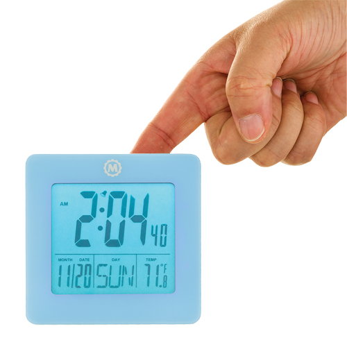 Horloge de bureau, Num&eacute;rique, &agrave; piles, 3,6" la x 1,5" p x 3,6" h, Bleu Pathway Supply LP