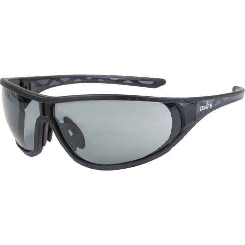 Lunettes de s&eacute;curit&eacute; de s&eacute;rie Z3000, Lentille Grise/fum&eacute;e, Antibu&eacute;e/Anti-&eacute;gratignures, ANSI Z87+/R&eacute;pond ou surpasse la norme CSA Z94.3 Pathway Supply LP