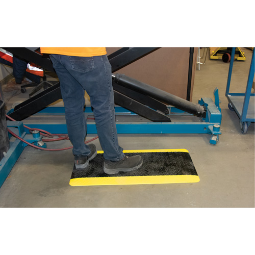 Anti-Fatigue Matting, Diamond, 1-2/3' x 3-1/4' x 3/4", Black/Yellow, Polyurethane Pathway Supply LP