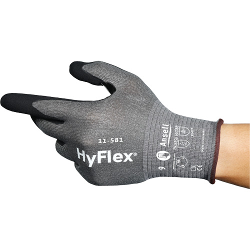 Gants industriels ultral&eacute;gers 11-581 HyFlex, Taille 6, Calibre 21, Rev&ecirc;tement Nitrile, Enveloppe en Nylon/PEHP/Tungst&egrave;ne/Spandex, ASTM ANSI niveau A6 Pathway Supply LP