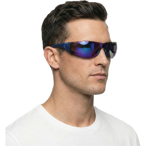 Lunettes de s&eacute;curit&eacute; Adapt Lite, Lentille Miroir bleu, Antibu&eacute;e/Anti-&eacute;gratignures, ANSI Z87+/R&eacute;pond ou surpasse la norme CSA Z94.3 Pathway Supply LP