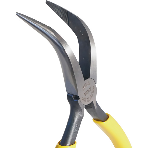 Pince &agrave; bec long recourb&eacute;e, 6-1/4" lo Pathway Supply LP