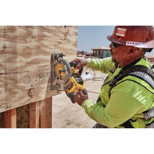 FlexVolt&reg; Worm Drive Style Saw (Tool Only), 7-1/4", 60 V Pathway Supply LP