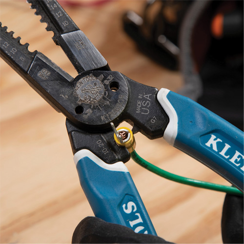 Klein-Kurve&reg; Heavy-Duty Wire Stripper, Cutter & Crimper Multi-Tool, 8-1/4" L, 8 - 20 AWG Pathway Supply LP