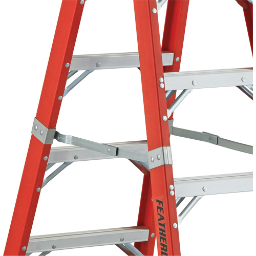 6600 AA Series Industrial Extra Heavy-Duty 2-Way Stepladders, Fibreglass, 375 lbs. Capacity, 4' Pathway Supply LP