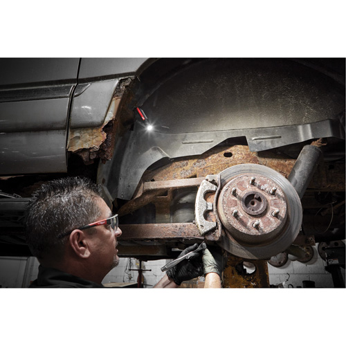 Lampe de poche de tous les jours avec aimant, DEL, 500 lumens, Piles Rechargeable Pathway Supply LP