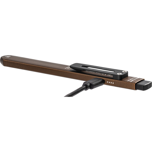 Lampe de poche Wedge SL avec couvercle, 500 lumens, Piles Rechargeable Pathway Supply LP