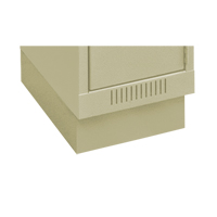 Base en retrait pour casiers &eacute;conomiques Clean Line, 1 Blocs, 4" lo x 12" la x 18" p, Beige, Acier Pathway Supply LP