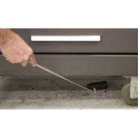 Outil collecteur magn&eacute;tique et flexible, Longueur de 23-1/2", Capacit&eacute; de 2,5 lb Pathway Supply LP