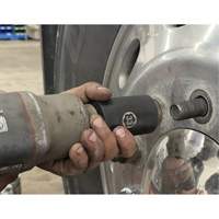 Jeu de douilles hexagonales et h&eacute;licoidales pour &eacute;crous de roue de camion Pathway Supply LP