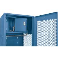 Casier pour &eacute;quipement avec porte, Acier, 24" la x 18" p x 72" h, Bleu fonc&eacute; Pathway Supply LP