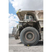 Protecteur de c&acirc;ble &agrave; traverse extr&ecirc;me Yellow Jacket, 2 canaux, 35,75" lo x 42,125" la x 5,125" h Pathway Supply LP