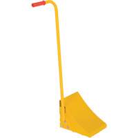 Cale de roue avec poign&eacute;e ergonomique, Acier, Jaune, 8" la x 10-3/4" p x 9-1/8" h Pathway Supply LP
