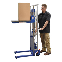 Gerbeur Hefti-Lift, M&eacute;canisme Pompe au pied, Capacit&eacute; de 880 lb, Levage max de 59" Pathway Supply LP