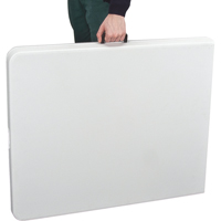 Table se pliant en deux, Rectangulaire, 72" l x 30" la, Poly&eacute;thyl&egrave;ne, Blanc Pathway Supply LP