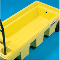 Chariots Poly-Spillcart, 66,5" lo x 29" la x 43,9" h, Cap. de d&eacute;versement 57 gal. US Pathway Supply LP