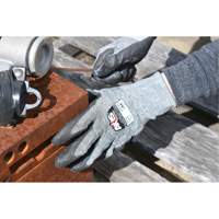 Gants de travail r&eacute;sistants &agrave; la coupe, compatibles avec &eacute;crans tactiles RWG566 AXIS, Taille T-petit, Calibre 18, Rev&ecirc;tement Polyur&eacute;thane, Enveloppe en Acier inoxydable/PEHP, ASTM ANSI niveau A5/EN 388 niveau E Pathway Supply LP