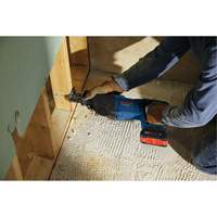 Scie alternative avec poign&eacute;e en D (outil seulement), 18 V, Lithium-ion Bloc-pile, 2700 coups/min Pathway Supply LP