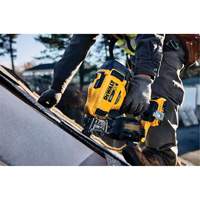 15° Cordless Coil Roofing Nailer Kit, 20 V, Lithium-Ion Pathway Supply LP